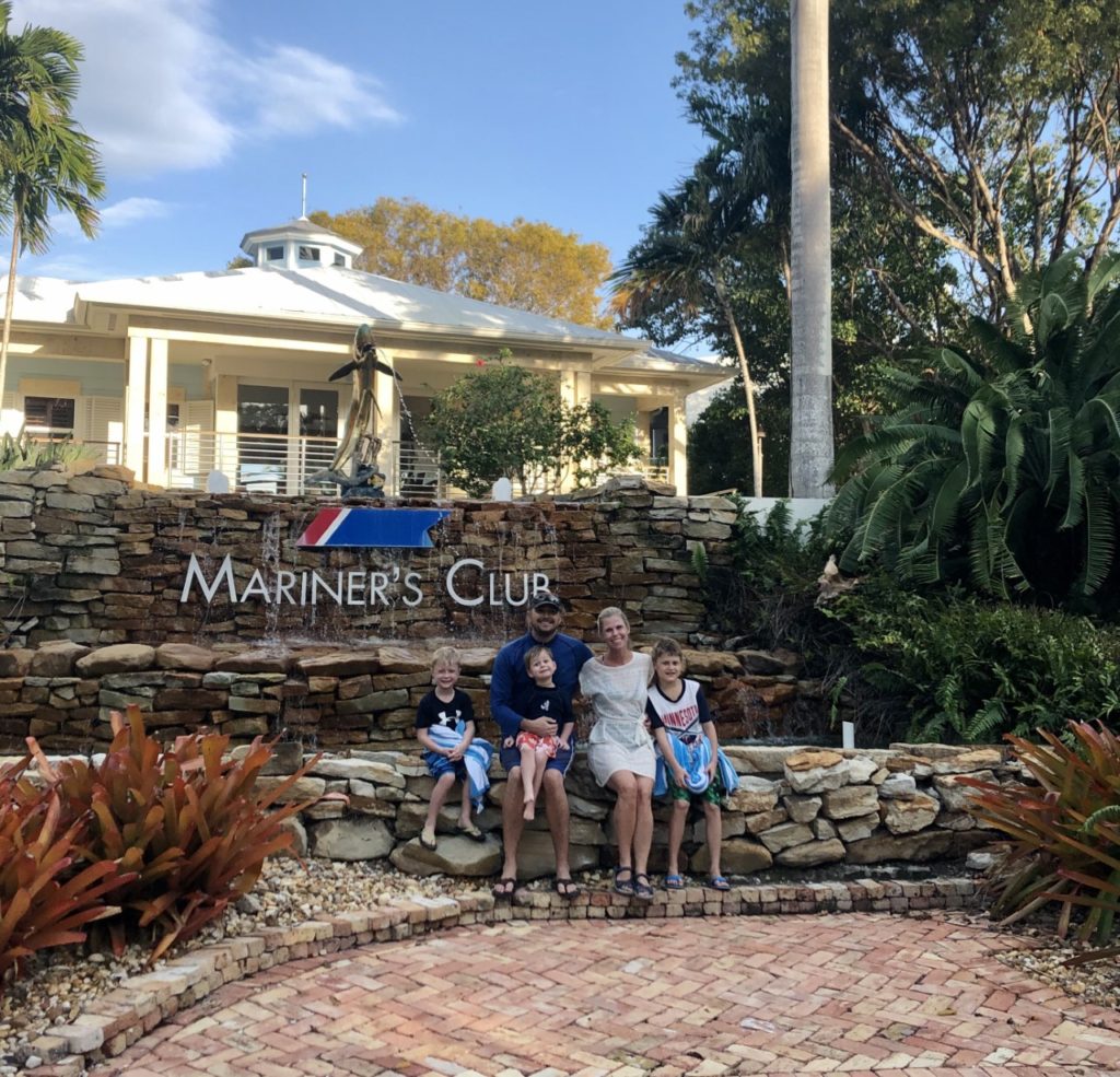 The entrance to the Mariner's Club.
(Family Friendly Guide to the {northernmost} Florida Keys)