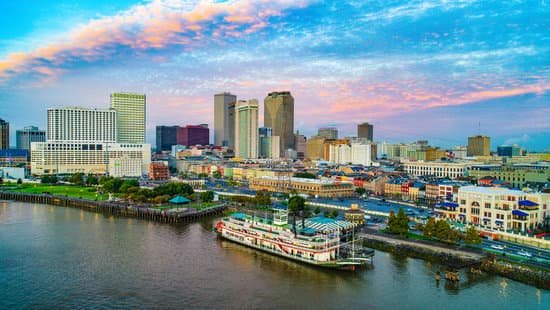 River Boat Tours during a New Orleans Family Vacation - New Orleans, LA