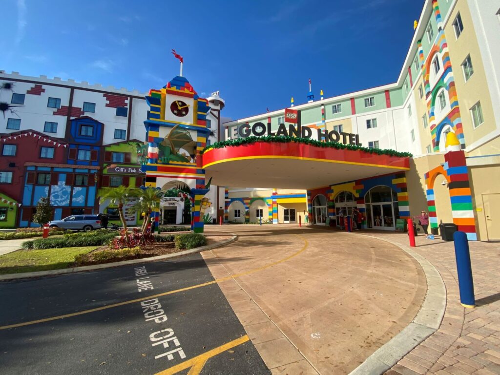 Hop on the sidewalk and follow it about 100 steps to the entrance of Legoland Florida theme parks!